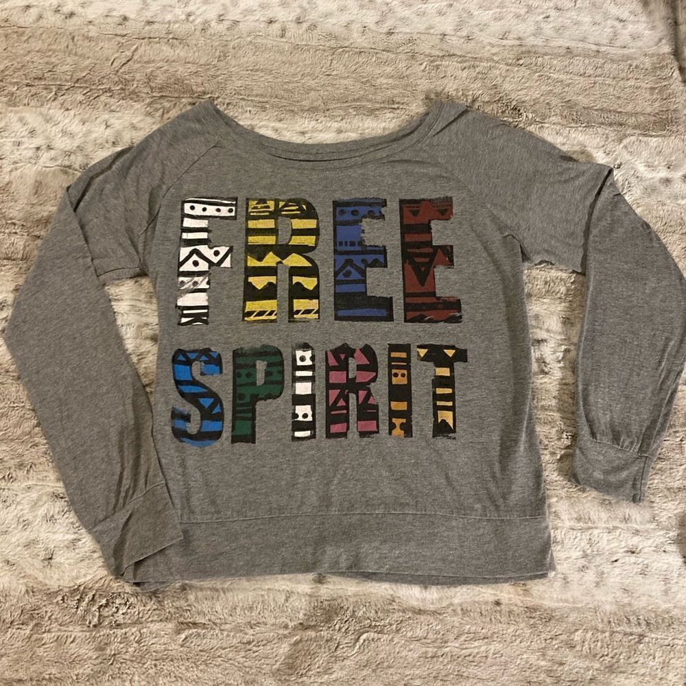 𝅺: : FREE SPIRIT Graphic Print Light Weight Super Soft Crop Sweatshirt : : - Picture 5 of 12